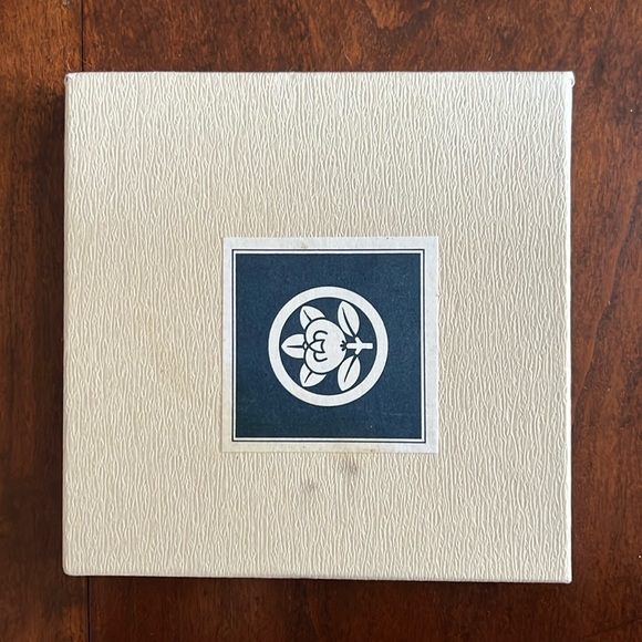 NIB Japanese Set of 4 Coral Porcelain Flower Chopstick Holders - Picture 3 of 4